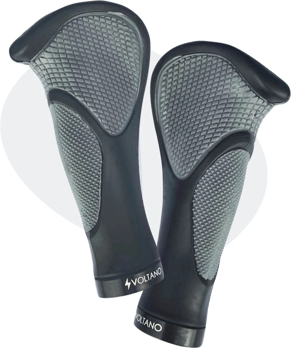 Voltano Ergonomisch Gevormde Fiets Handvatten - Handvat Eenvoudig En Stevig Vastzetten Met Imbus - Inclusief Bevestigingsmateriaal - Anti Plak Coating - Verhoogde Grip Fietshandvatten 1 Voltano Ergonomisch Gevormde Fiets Handvatten - Handvat Eenvoudig En Stevig Vastzetten Met Imbus - Inclusief Bevestigingsmateriaal - Anti Plak Coating - Verhoogde Grip Fietshandvatten