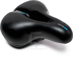 Voltano Fietszadel Met Gelpads - Zwart/Blauw - Uitsparing - Zadelvering - Unisex - Incl. Gratis Zadelstrop 14 Voltano Fietszadel Met Gelpads - Zwart/Blauw - Uitsparing - Zadelvering - Unisex - Incl. Gratis Zadelstrop -Fietsuitrustings Winkel 1200x1002