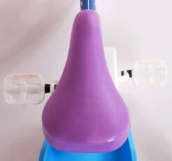 Volare Disney Frozen Kinderfiets - Meiden - 12 Inch - Blauw Paars - Doortrapsysteem 19 Volare Disney Frozen Kinderfiets - Meiden - 12 Inch - Blauw Paars - Doortrapsysteem -Fietsuitrustings Winkel 1200x1122 7