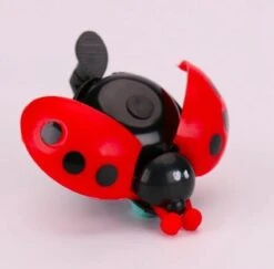 Merkloos Kinder Fietsbel - Lieveheersbeestje - Fietsen - Kinderfiets - Fietshoorn Fietstoeter - Kinder - Bel - Rood 7 Merkloos Kinder Fietsbel - Lieveheersbeestje - Fietsen - Kinderfiets - Fietshoorn Fietstoeter - Kinder - Bel - Rood -Fietsuitrustings Winkel 1200x1179 1