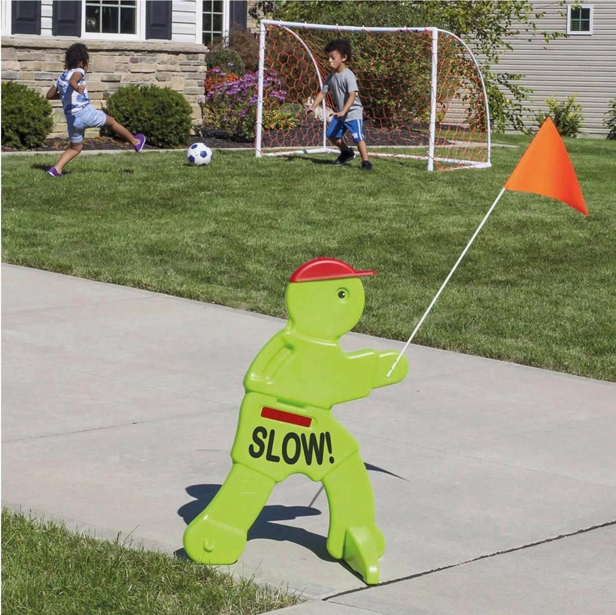 Victor Veilig Met Rode Waarschuwingsvlag - Verkeersmaatje / Verkeerspop In Fluoriserend Groen - Pas Op Spelende Kinderen Waarschuwingsbord Kid Alert 2 Victor Veilig Met Rode Waarschuwingsvlag - Verkeersmaatje / Verkeerspop In Fluoriserend Groen - Pas Op Spelende Kinderen Waarschuwingsbord Kid Alert - Afbeelding 2