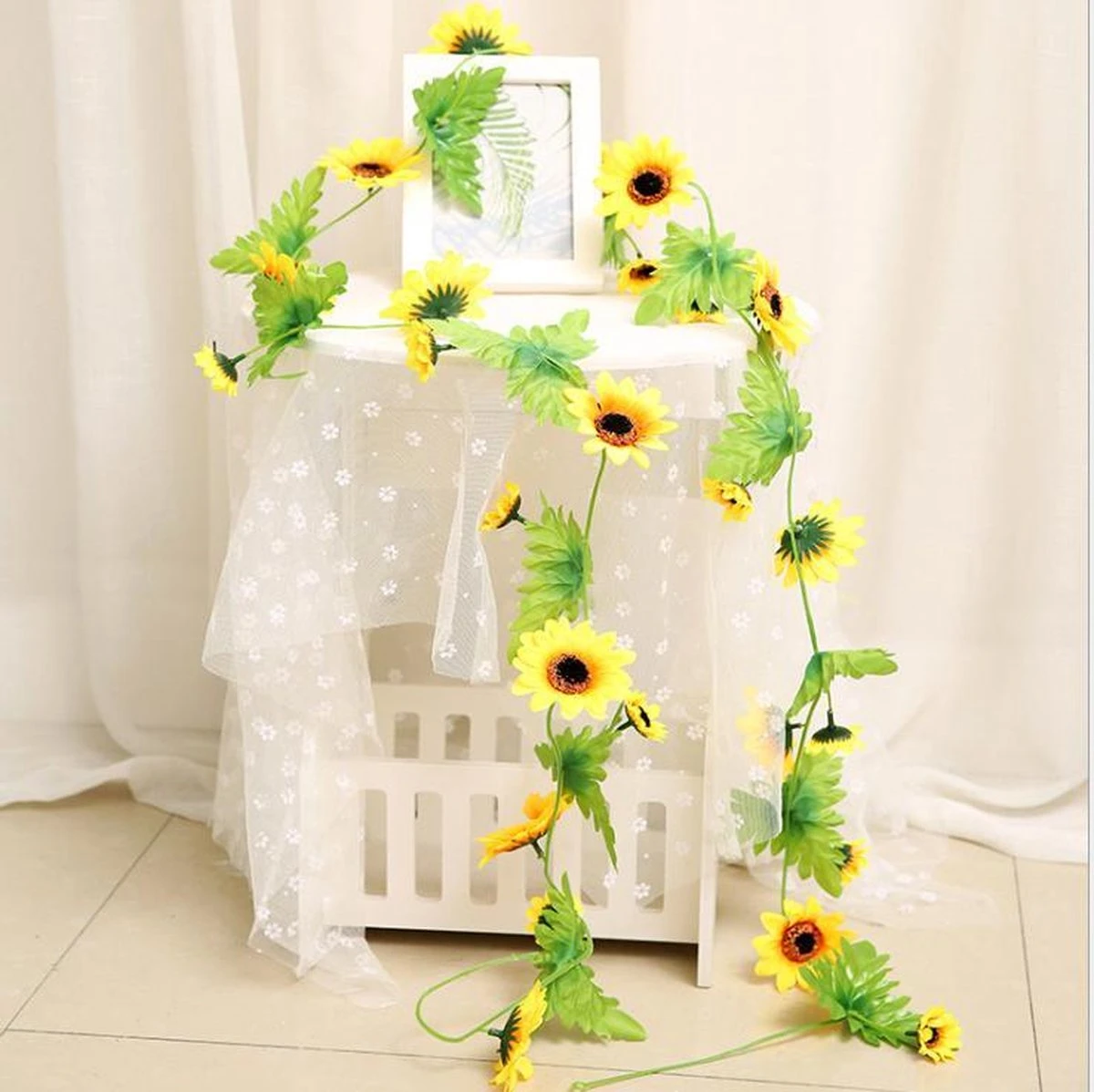 Merkloos Bloemenslinger - Zonnebloem - 220 Cm 1 Merkloos Bloemenslinger - Zonnebloem - 220 Cm