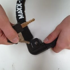 Maxx-Locks Bulls Kettingslot - Solid Pantserslot Uit Gehard Staal - Gebruik Slot Lock Motor Scooter Fiets Motorslot Scooterslot - Alternatief Voor Ketting Ringslot Cijferslot Kabelslot Beugelslot - Lengte 100CM Dikte 8MM - Zwart -Fietsuitrustings Winkel 1200x1200 574