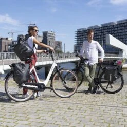 Dutch Mountains Enkele Fietstas | Rugzak | 100% Waterdicht | Fietstas, Schoudertas En Rugtas In 1 | 28 Liter | Carbon / Zwart 18 Dutch Mountains Enkele Fietstas | Rugzak | 100% Waterdicht | Fietstas, Schoudertas En Rugtas In 1 | 28 Liter | Carbon / Zwart -Fietsuitrustings Winkel 1200x1200 695