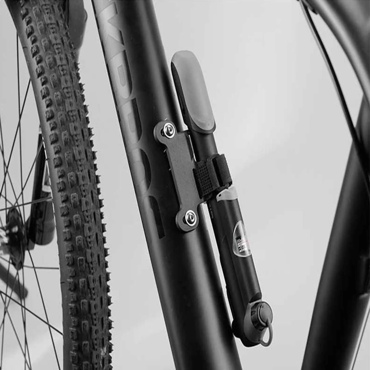 Giyo Fietspomp Mini - Fietspomp Met Drukmeter - Pomp Fiets Mini - 8.3 Bar - Inclusief Naaldventiel En Fietsbandreparatieset 6 Giyo Fietspomp Mini - Fietspomp Met Drukmeter - Pomp Fiets Mini - 8.3 Bar - Inclusief Naaldventiel En Fietsbandreparatieset - Afbeelding 6