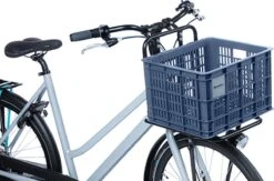 Basil Fietskrat M - Medium - 29.5 Liter - Blauw 18 Basil Fietskrat M - Medium - 29.5 Liter - Blauw -Fietsuitrustings Winkel 1200x792 5