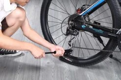 Giyo Fietspomp Mini - Fietspomp Met Drukmeter - Pomp Fiets Mini - 8.3 Bar - Inclusief Naaldventiel En Fietsbandreparatieset 10 Giyo Fietspomp Mini - Fietspomp Met Drukmeter - Pomp Fiets Mini - 8.3 Bar - Inclusief Naaldventiel En Fietsbandreparatieset -Fietsuitrustings Winkel 1200x798 8