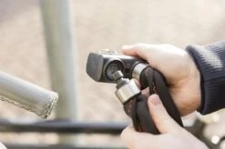 AXA Foldable 800 Vouwslot - Fietsslot - Met Houder - 100 Cm - Zwart -Fietsuitrustings Winkel 1200x799 12