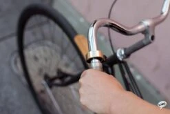 KNOG Oi CLASSIC SMALL FIETSBEL ZWART 22.2mm -Fietsuitrustings Winkel 1200x800 11