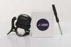 Andabo - Fietsbel - Airtag - Apple Airtag - Anti Diefstal - Tracker - Fietsaccessoire - Elektrische Step - Gps - Inclusief Schroevendraaier- Zwart 13 Andabo - Fietsbel - Airtag - Apple Airtag - Anti Diefstal - Tracker - Fietsaccessoire - Elektrische Step - Gps - Inclusief Schroevendraaier- Zwart -Fietsuitrustings Winkel 1200x800 12