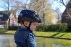 BBB Cycling Boogy Fietshelm - Kind - Maat M - Glanzend Zwart - BHE-37 13 BBB Cycling Boogy Fietshelm - Kind - Maat M - Glanzend Zwart - BHE-37 -Fietsuitrustings Winkel 1200x800 134