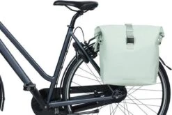 Basil SoHo Dubbele Fietstas Nordlicht - Pastelgroen - 41 Liter 28 Basil SoHo Dubbele Fietstas Nordlicht - Pastelgroen - 41 Liter -Fietsuitrustings Winkel 1200x804 4