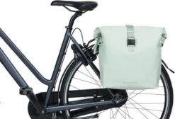 Basil SoHo Dubbele Fietstas Nordlicht - Pastelgroen - 41 Liter 34 Basil SoHo Dubbele Fietstas Nordlicht - Pastelgroen - 41 Liter -Fietsuitrustings Winkel 1200x818