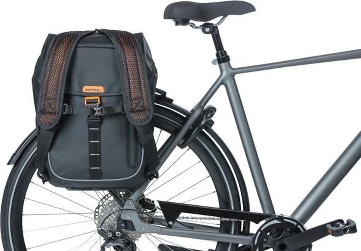 Basil Miles Tarpaulin Fietsrugzak - Enkele Fietstas - Zwart - 17 Liter 17 Basil Miles Tarpaulin Fietsrugzak - Enkele Fietstas - Zwart - 17 Liter - Afbeelding 17