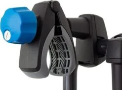 XLC Azura LED Fietsendrager - 2 Fietsen - E-Bike - 13/7 Polig -Fietsuitrustings Winkel 1200x880 8