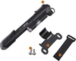 Giyo - Mini Fietspomp - Compact Achter Bidonhouder - Zwart - MTB - Race Fiets - Mountainbike - Hollands Ventiel - Frans Ventiel - Autoventiel 5 Giyo - Mini Fietspomp - Compact Achter Bidonhouder - Zwart - MTB - Race Fiets - Mountainbike - Hollands Ventiel - Frans Ventiel - Autoventiel -Fietsuitrustings Winkel 1200x972 2