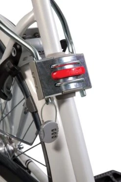 Qibbel Kabelslot Voor Kinderstoeltje -Fietsuitrustings Winkel 799x1200 3