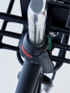 Cortina U4 - Stadsfiets - D50 - Jet Black Matt - R3 25 Cortina U4 - Stadsfiets - D50 - Jet Black Matt - R3 -Fietsuitrustings Winkel 901x1200 11