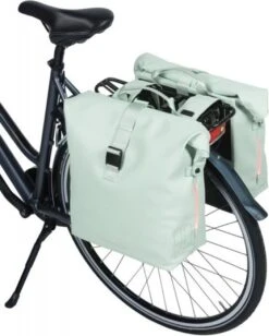 Basil SoHo Dubbele Fietstas Nordlicht - Pastelgroen - 41 Liter 39 Basil SoHo Dubbele Fietstas Nordlicht - Pastelgroen - 41 Liter -Fietsuitrustings Winkel 963x1200