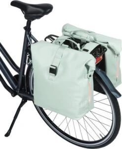 Basil SoHo Dubbele Fietstas Nordlicht - Pastelgroen - 41 Liter 35 Basil SoHo Dubbele Fietstas Nordlicht - Pastelgroen - 41 Liter -Fietsuitrustings Winkel 984x1200